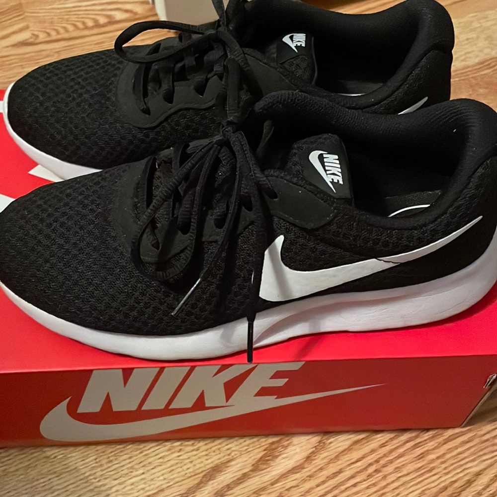 Nike Women’s Tanjun Sneakers